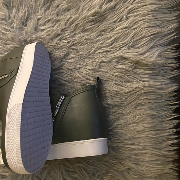 Steve Madden Olive Wedge Rain Bootie - Picture 4 of 5